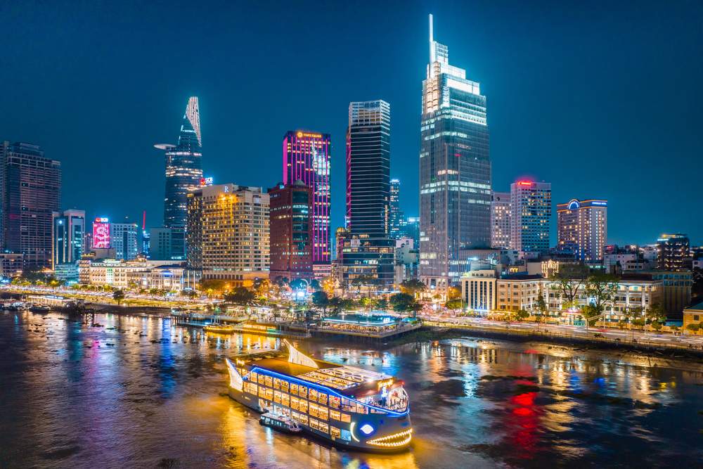 Une croisière sur la rivière de Saïgon la nuit
